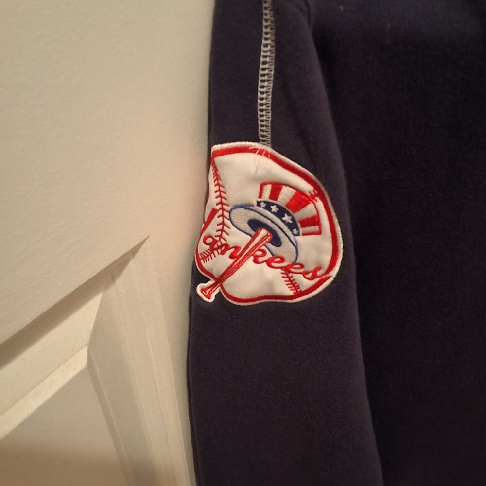 Official MLB NY Yankees hooded Pullover sweatshirt - Picture 2 of 2